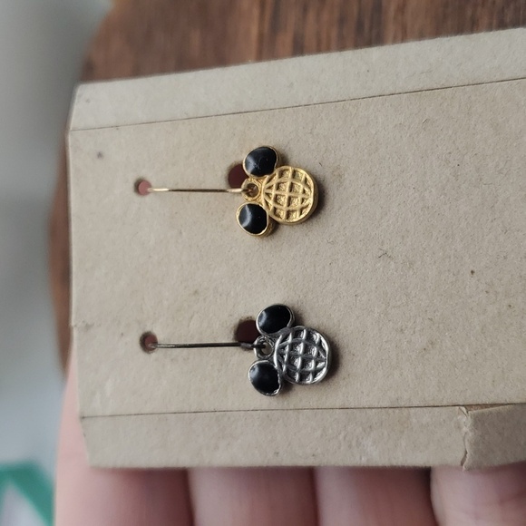 Mickey mouse disney globe earrings nwt E859 - Picture 1 of 3